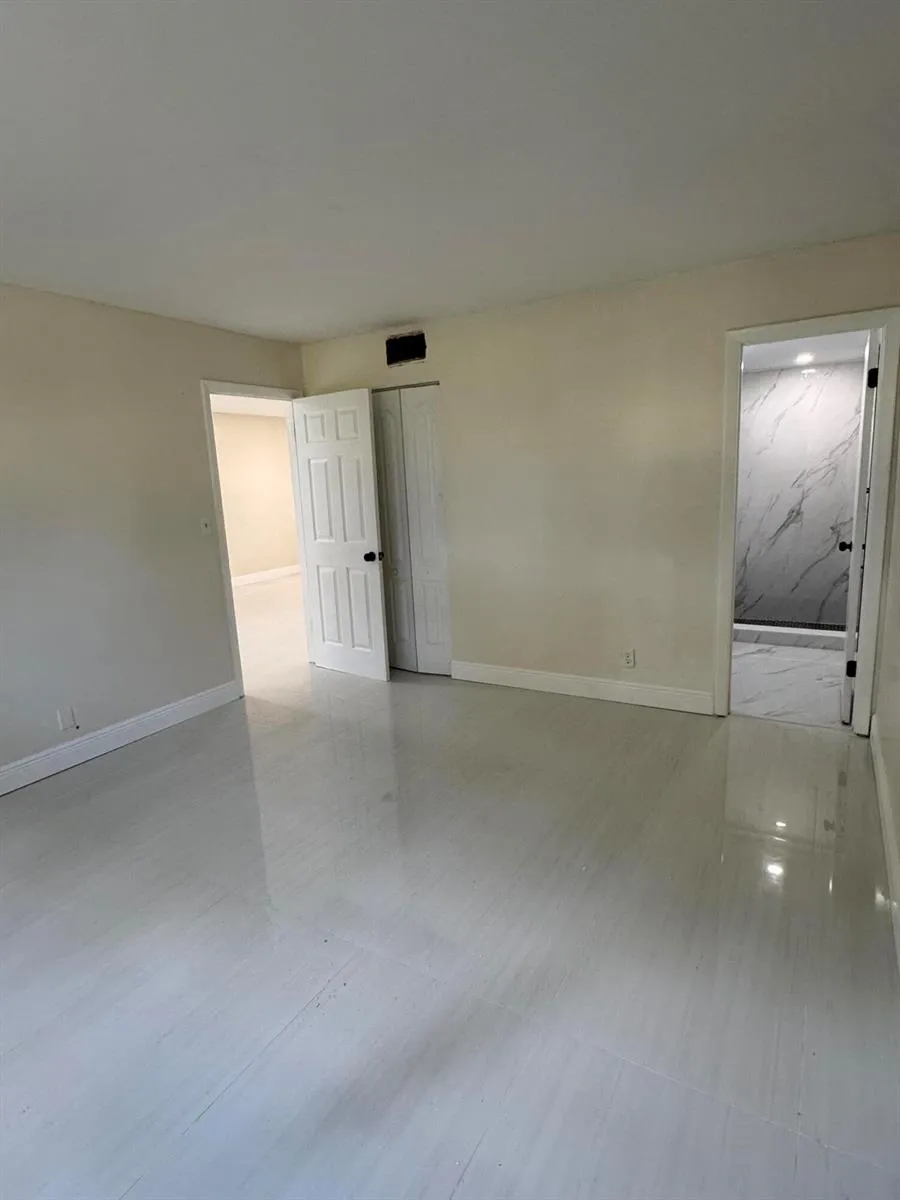 8000 FAIRVIEW DRIVE #209 Tamarac, FL 33321