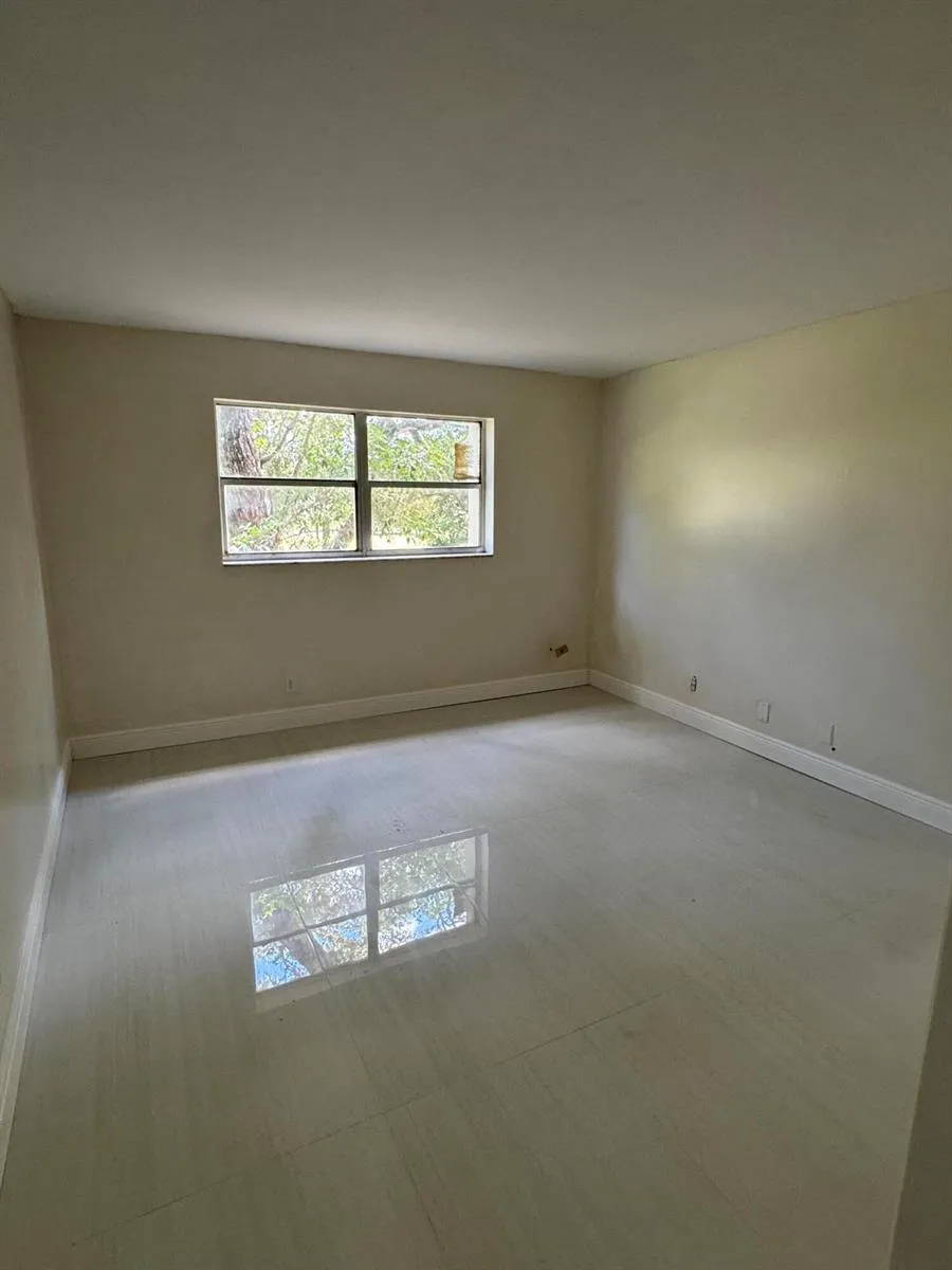 8000 FAIRVIEW DRIVE #209 Tamarac, FL 33321