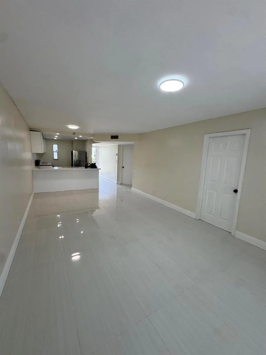 8000 FAIRVIEW DRIVE #209 Tamarac, FL 33321