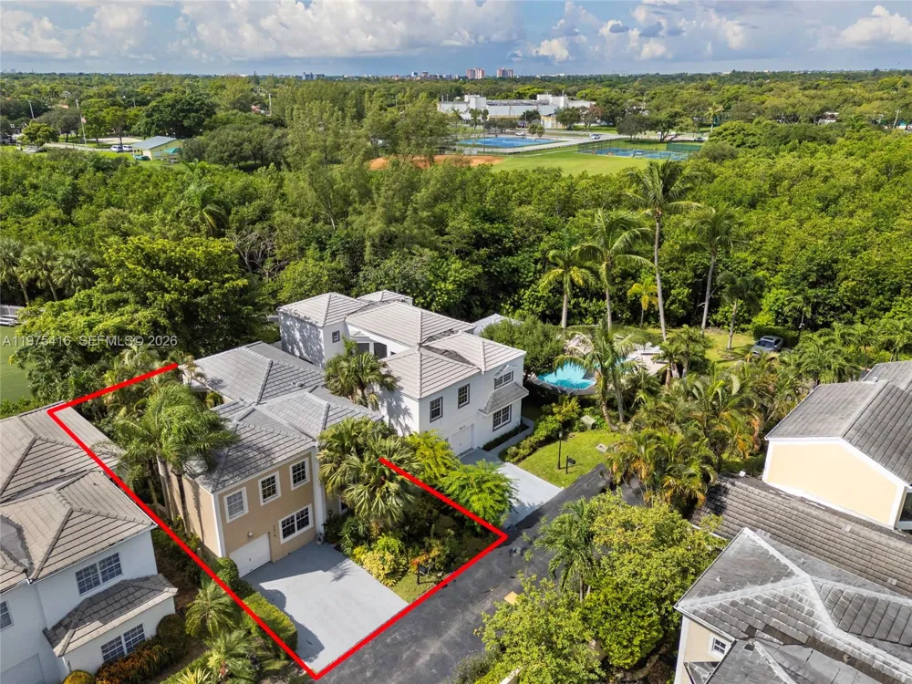 2518 NE 206th Ter Miami, FL 33180