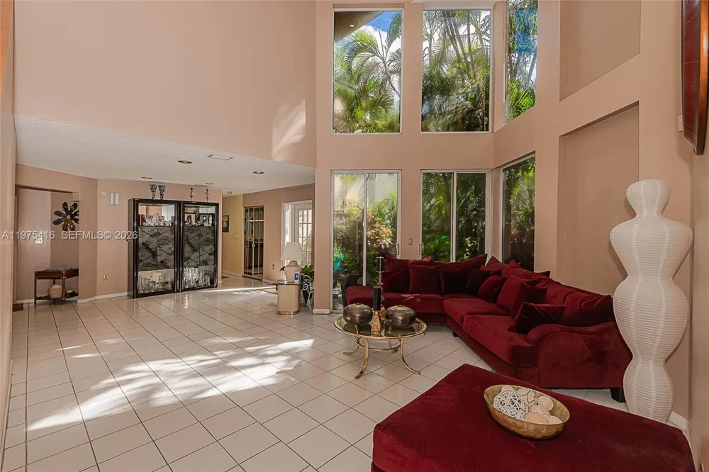 2518 NE 206th Ter Miami, FL 33180