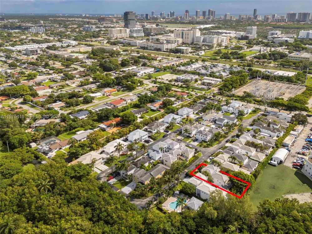 2518 NE 206th Ter Miami, FL 33180