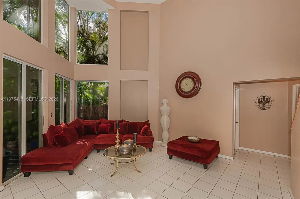 2518 NE 206th Ter Miami, FL 33180