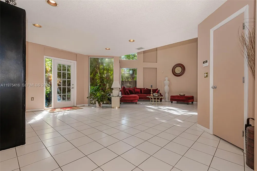 2518 NE 206th Ter Miami, FL 33180