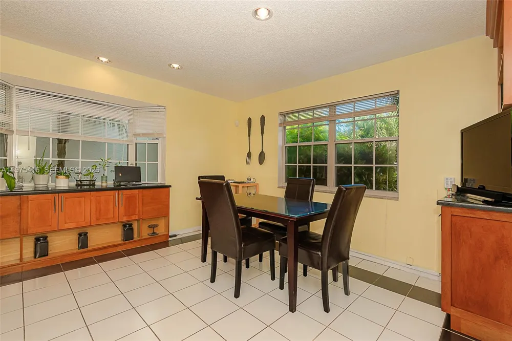 2518 NE 206th Ter Miami, FL 33180