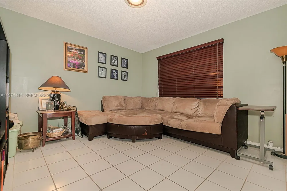2518 NE 206th Ter Miami, FL 33180