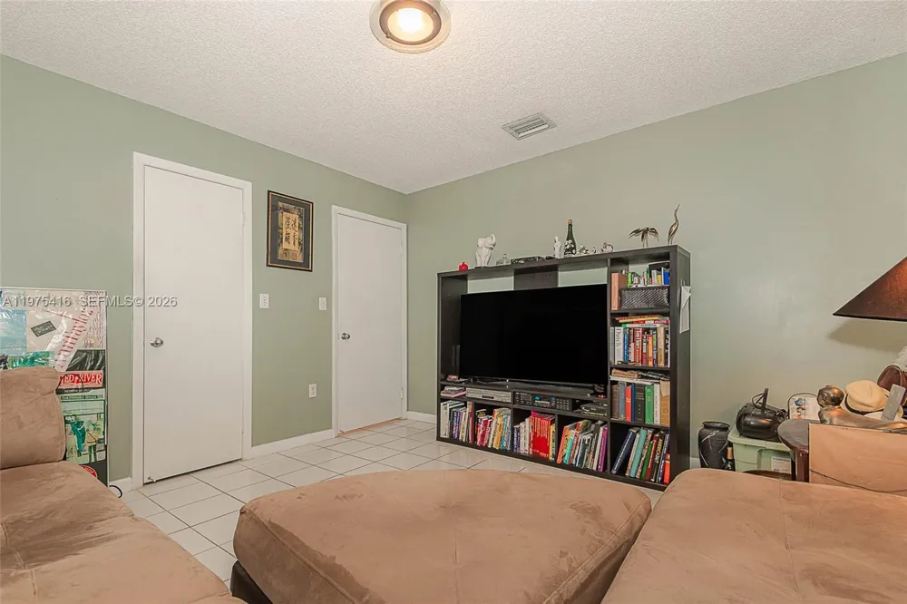 2518 NE 206th Ter Miami, FL 33180