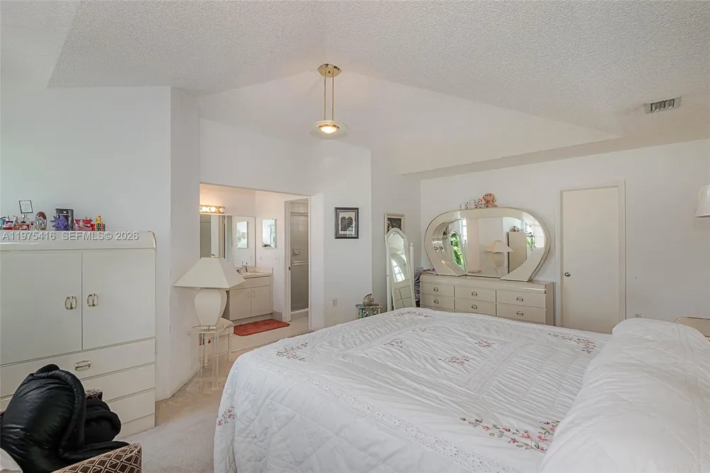 2518 NE 206th Ter Miami, FL 33180