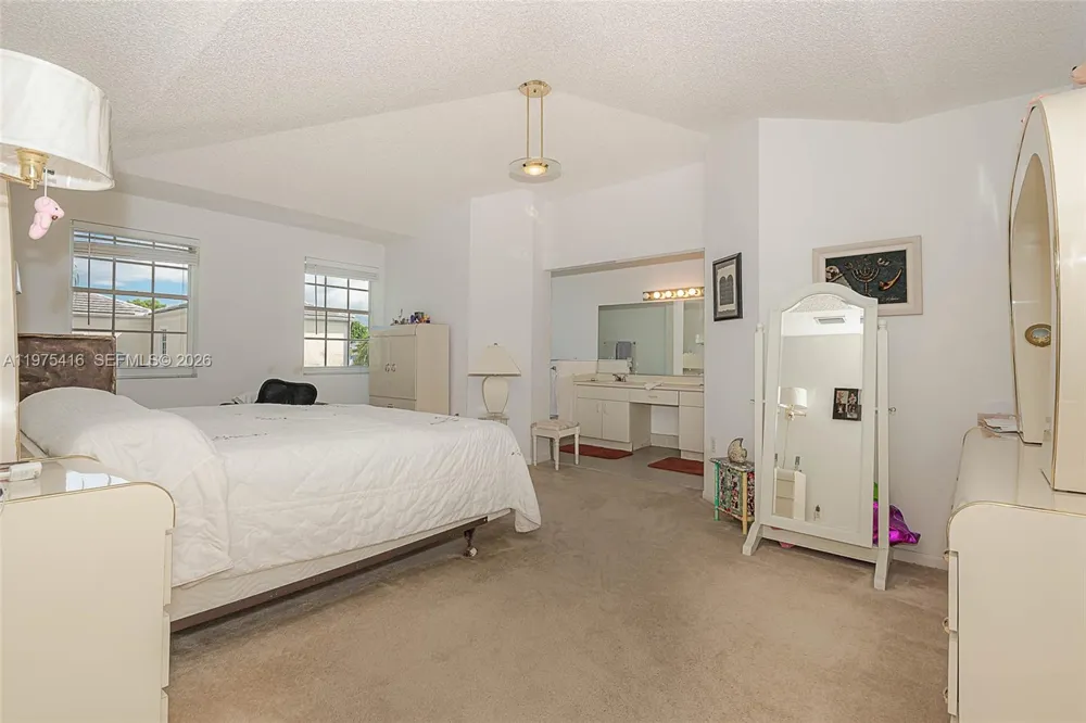2518 NE 206th Ter Miami, FL 33180