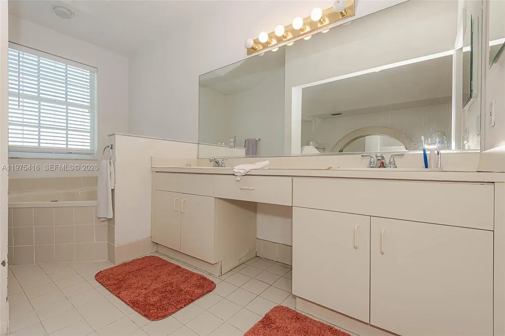 2518 NE 206th Ter Miami, FL 33180