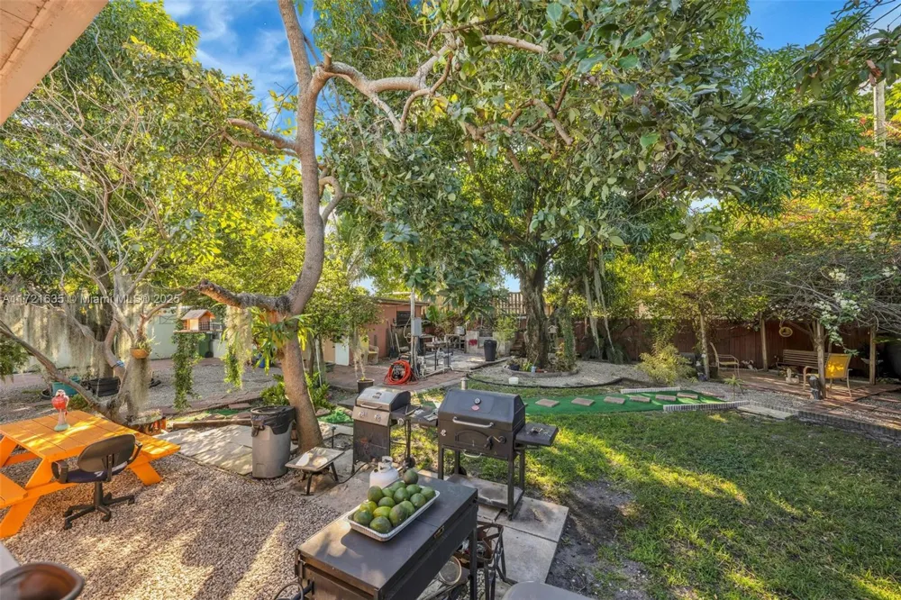 462 E 39th St Hialeah, FL 33013