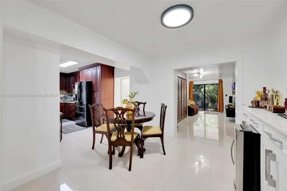 462 E 39th St Hialeah, FL 33013