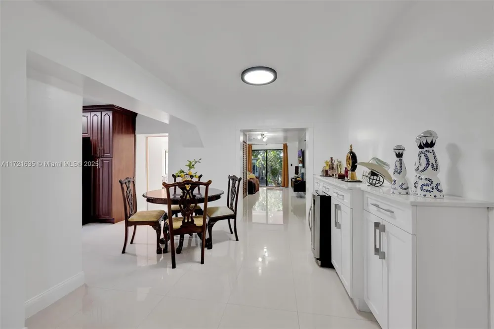 462 E 39th St Hialeah, FL 33013