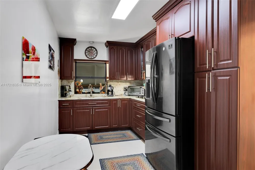 462 E 39th St Hialeah, FL 33013