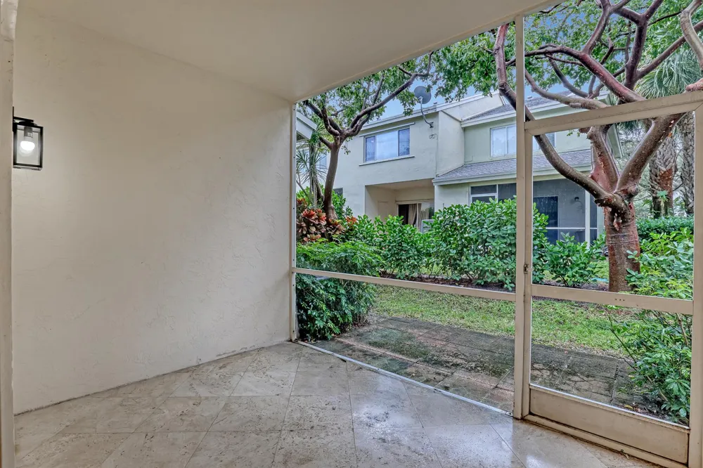 1004 Kokomo Key Lane Delray Beach, FL 33483