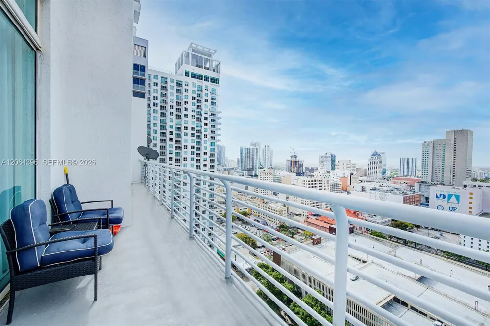 234 NE 3rd St #UPH01 Miami, FL 33132