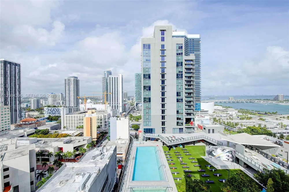 234 NE 3rd St #UPH01 Miami, FL 33132