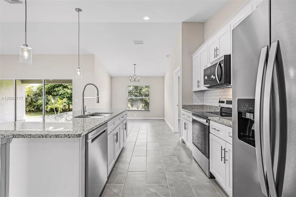 2305 NW 34 ave Cape Coral, FL 33993