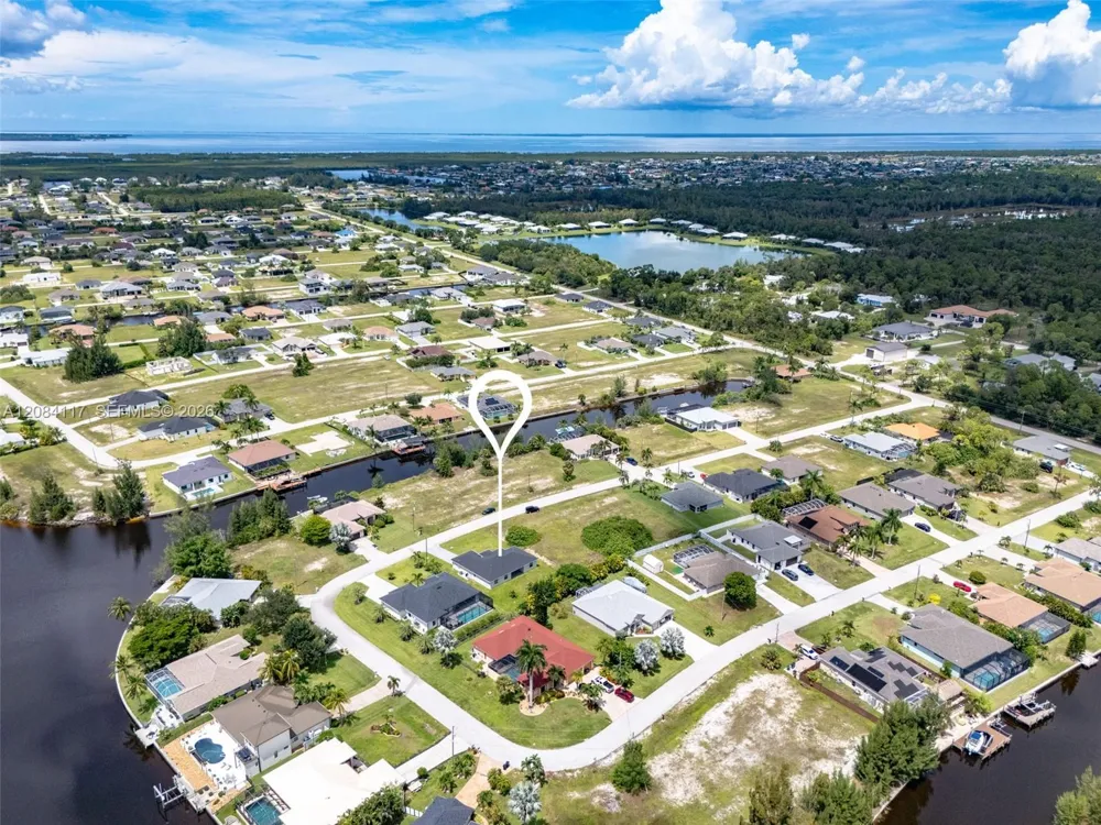 2305 NW 34 ave Cape Coral, FL 33993