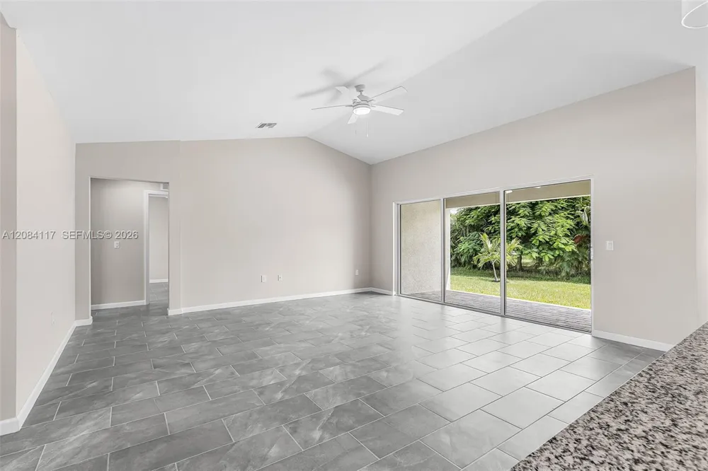 2305 NW 34 ave Cape Coral, FL 33993