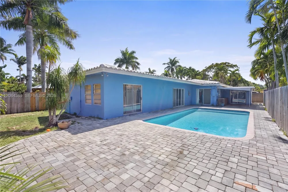 1716 NE 17th Ave Fort Lauderdale, FL 33305