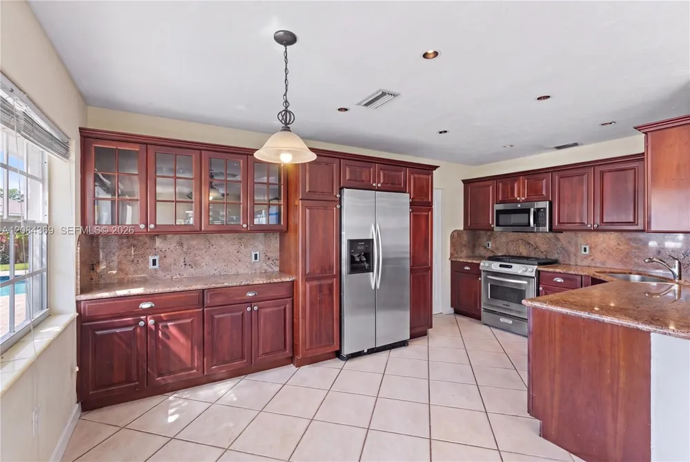 1716 NE 17th Ave Fort Lauderdale, FL 33305