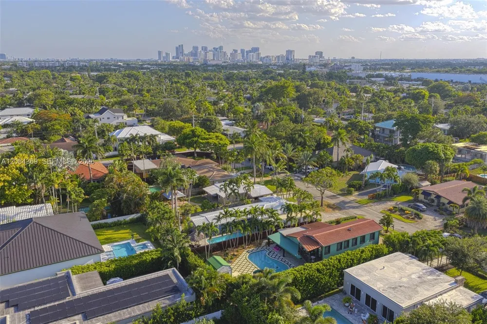 1716 NE 17th Ave Fort Lauderdale, FL 33305