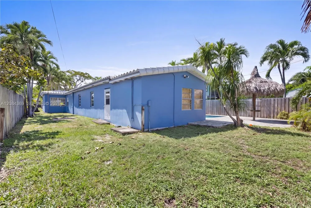 1716 NE 17th Ave Fort Lauderdale, FL 33305