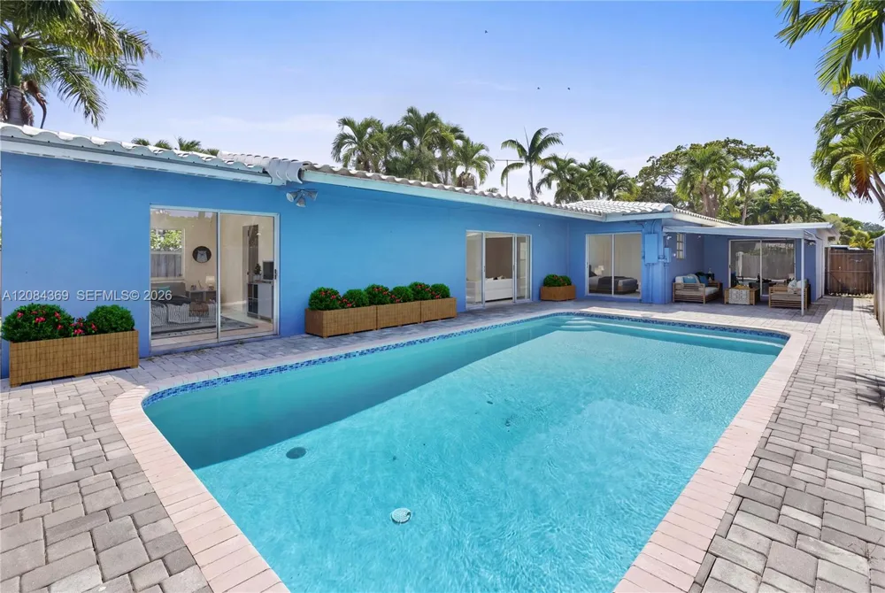 1716 NE 17th Ave Fort Lauderdale, FL 33305