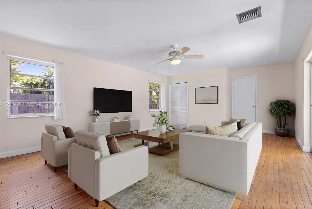 1716 NE 17th Ave Fort Lauderdale, FL 33305