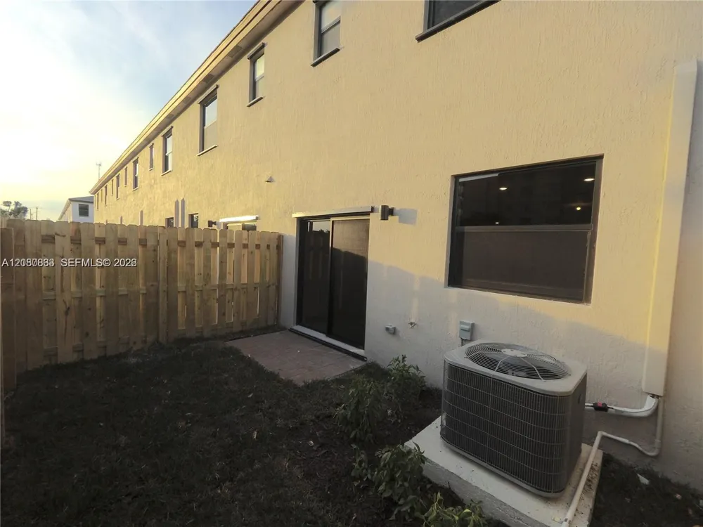 312 NE 208th Ter #312 Miami, FL 33179