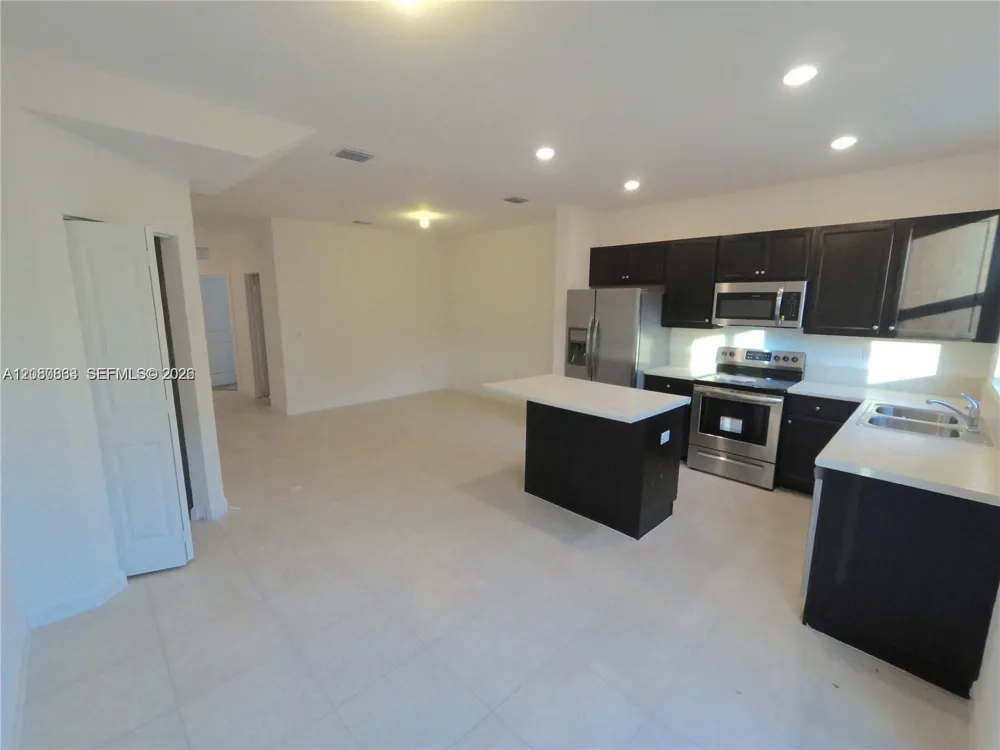 312 NE 208th Ter #312 Miami, FL 33179