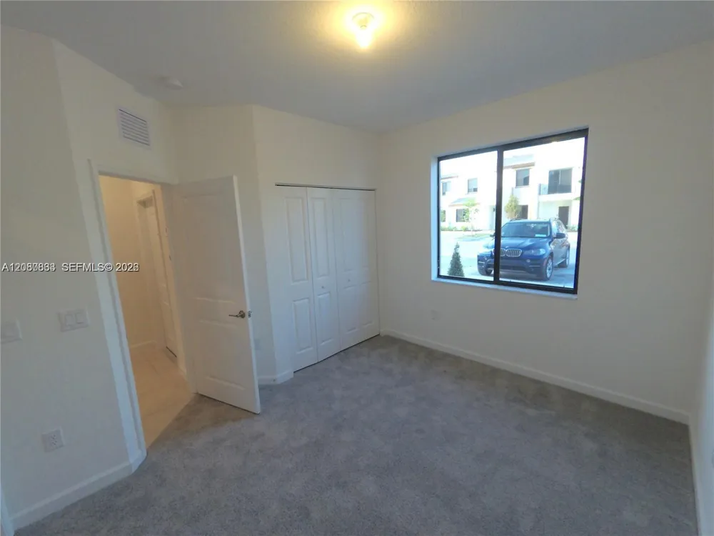 312 NE 208th Ter #312 Miami, FL 33179
