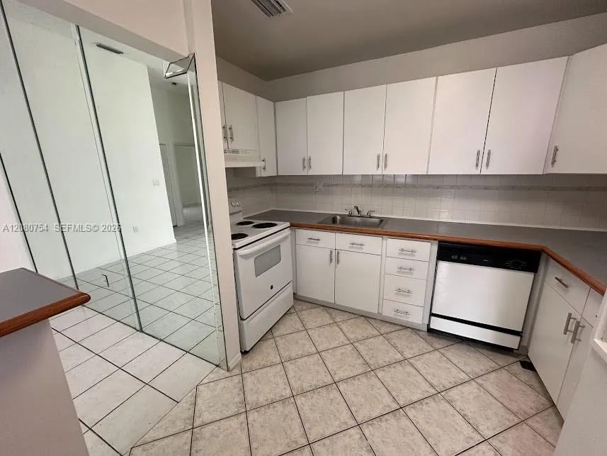 7500 SW 153rd Ct #206-12 Miami, FL 33193