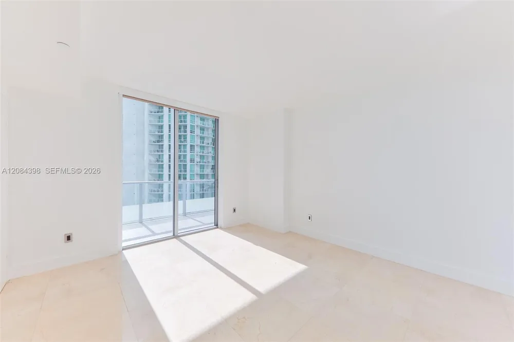 1300 Brickell Bay Dr #1206 Miami, FL 33131