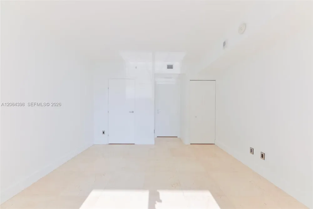1300 Brickell Bay Dr #1206 Miami, FL 33131