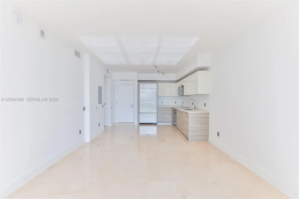 1300 Brickell Bay Dr #1206 Miami, FL 33131