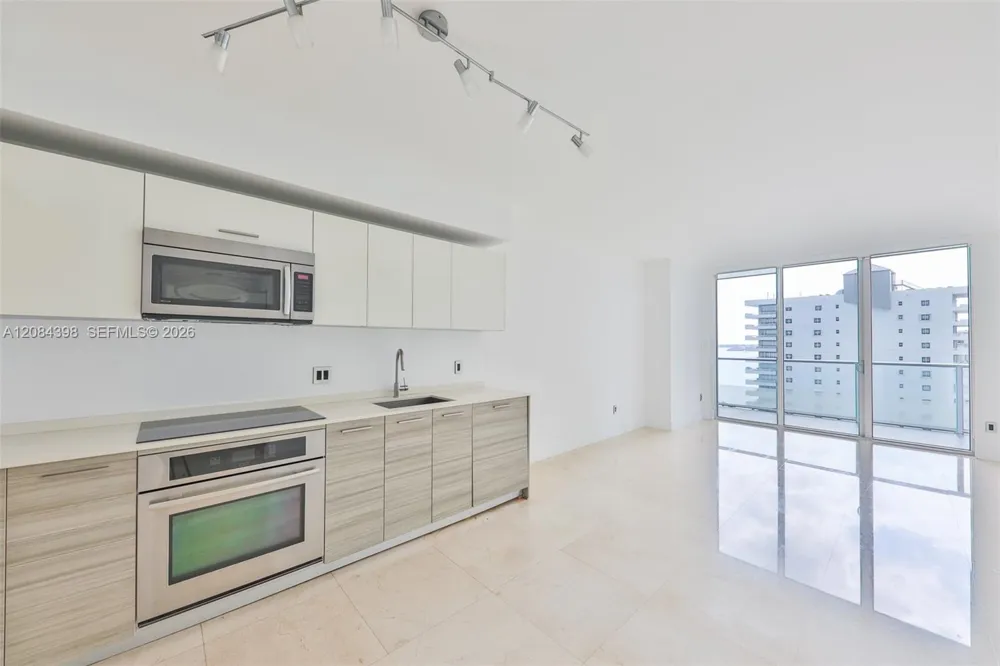1300 Brickell Bay Dr #1206 Miami, FL 33131
