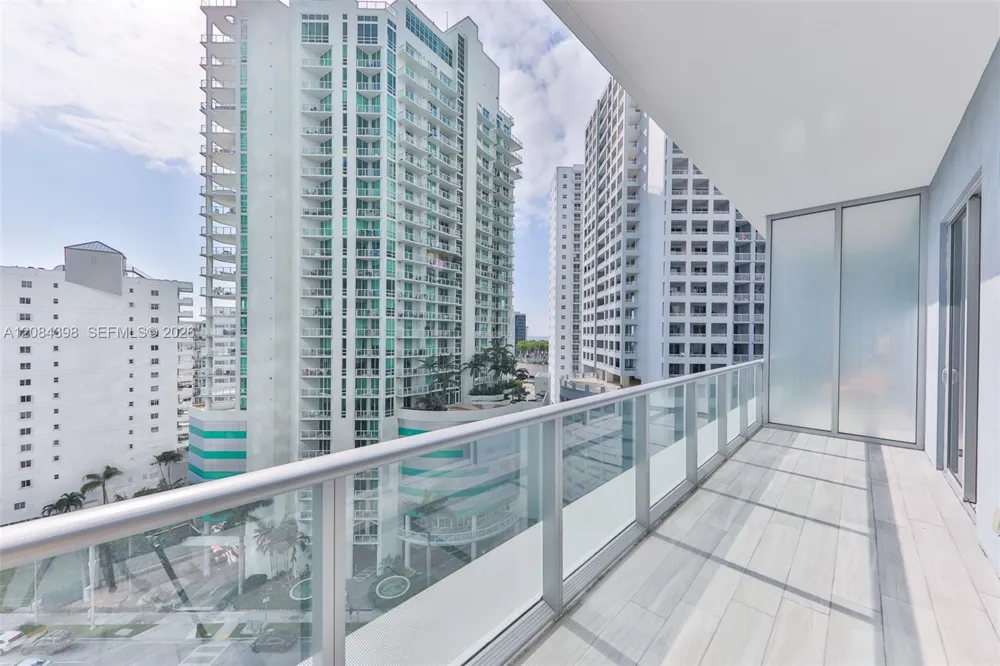 1300 Brickell Bay Dr #1206 Miami, FL 33131