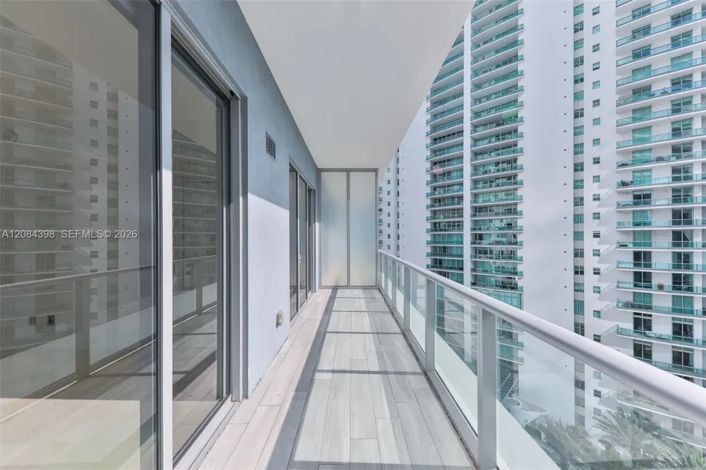 1300 Brickell Bay Dr #1206 Miami, FL 33131