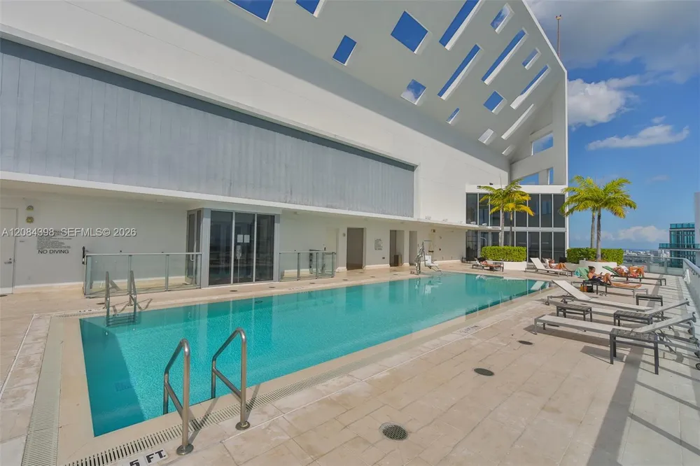 1300 Brickell Bay Dr #1206 Miami, FL 33131