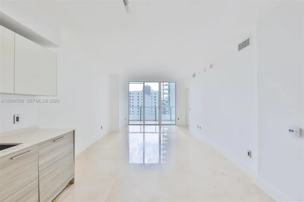 1300 Brickell Bay Dr #1206 Miami, FL 33131