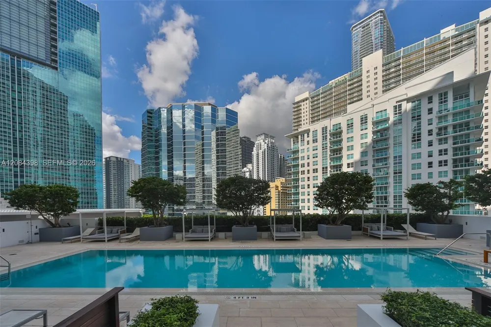 1300 Brickell Bay Dr #1206 Miami, FL 33131