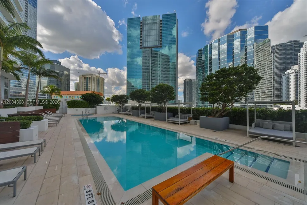1300 Brickell Bay Dr #1206 Miami, FL 33131