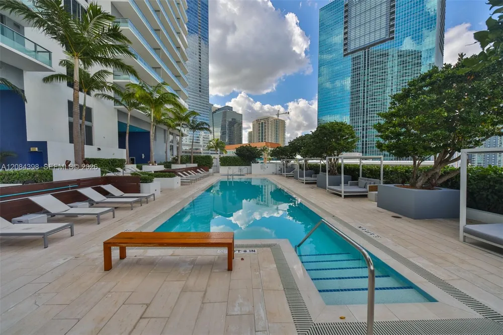 1300 Brickell Bay Dr #1206 Miami, FL 33131