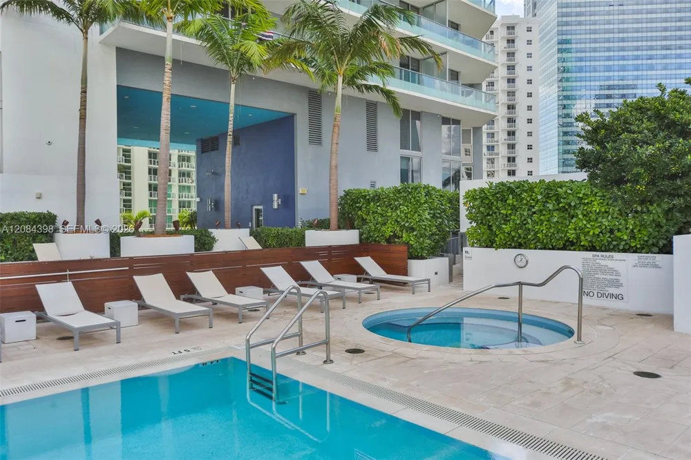 1300 Brickell Bay Dr #1206 Miami, FL 33131