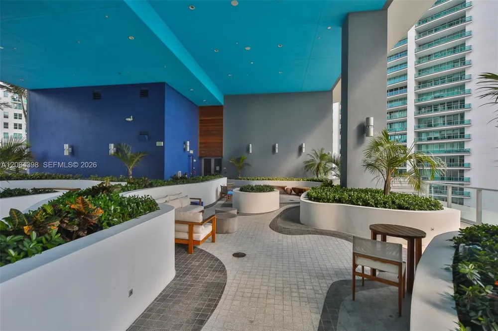 1300 Brickell Bay Dr #1206 Miami, FL 33131