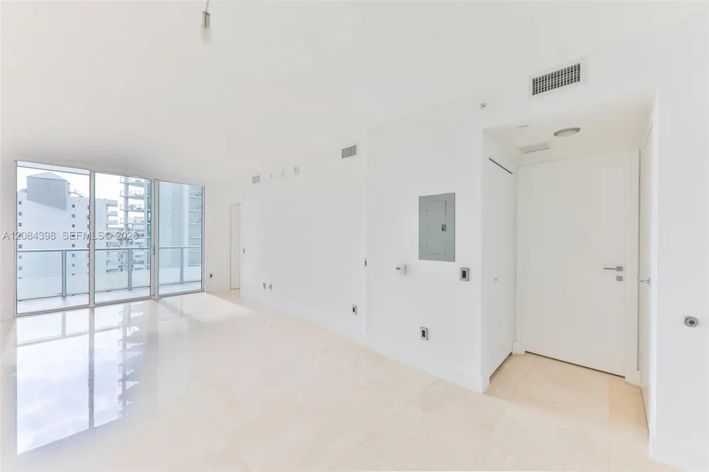 1300 Brickell Bay Dr #1206 Miami, FL 33131