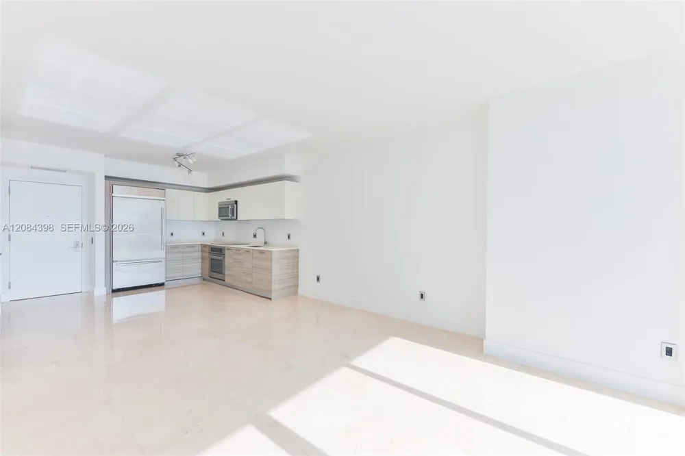 1300 Brickell Bay Dr #1206 Miami, FL 33131
