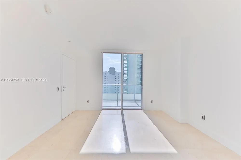 1300 Brickell Bay Dr #1206 Miami, FL 33131